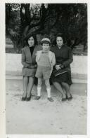 Fotografia de Maria Natália e Maria Madalena, filhas de Américo Tomás