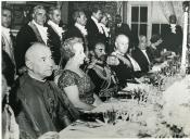 Fotografia de Américo Tomás, Gertrudes da Costa Ribeiro Tomás, Manuel Gonçalves Cerejeira, Oliveira Salazar, Hailé Salassié I e Aida Desta, por ocasião da sua visita de Estado a Portugal, no Palácio Nacional da Ajuda, em Lisboa.