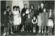 Fotografia de Américo Tomás no Palácio de Belém, recebendo em audiência a família Drummond Borges