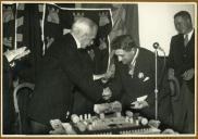Reportagem fotográfica da visita de Sua Ex.ª o  Sr. Presidente da República General Óscar de Fragoso Carmona na inauguração da Casa da Infância de Mundet  C.ª Lda. no Seixal