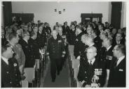 Fotografia de Américo Tomás no Instituto Superior Naval de Guerra, presidindo à cerimónia de abertura do novo anos letivo