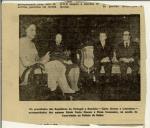 Recorte de imprensa com uma fotografia de Francisco da Costa Gomes acompanhado por Nicolae Ceausescu