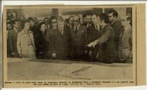Recorte de imprensa com uma fotografia de Francisco da Costa Gomes e Nicolae Ceausescu