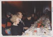 Fotografia de Maria Helena Martin Monteiro de Barros num jantar com Vasco Joaquim Rocha Vieira