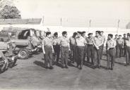Fotografia de Francisco da Costa Gomes, visitando o Batalhão de Engengenharia nº 447 e o BSM, por ocasião da deslocação que efectuou à Guiné