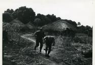 Fotografia de António de Spínola, na Guiné, em pleno teatro de guerra