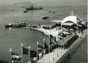 Fotografia da Força de Infantaria da Marinha no Cais das Colunas, por ocasião da visita de Estado a Portugal de Hailé Salassié I, em Lisboa.