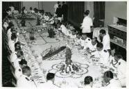 Fotografia de Américo Tomás, no California, por ocasião do banquete oferecido em honra dos oficiais da 12ª Esquadra norte-americana durante a sua visita a Lisboa