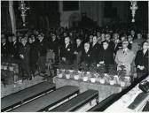 Fotografia da celebração de uma missa na Sé Nova de Coimbra comemorativa do 9.º centenário da reconquista cristã da cidade de Coimbra, na qual participou Américo Tomás