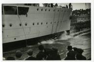 Fotografia do lançamento à água do navio hidrográfico “D. João de Castro”