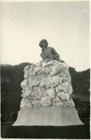 Fotografia da escultura em pedra de João Gonçalves Zarco, inaugurada na cidade do Funchal em 1914